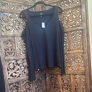 GAP Black Cold-Shoulder Ribbed Long Sleeve Top size L